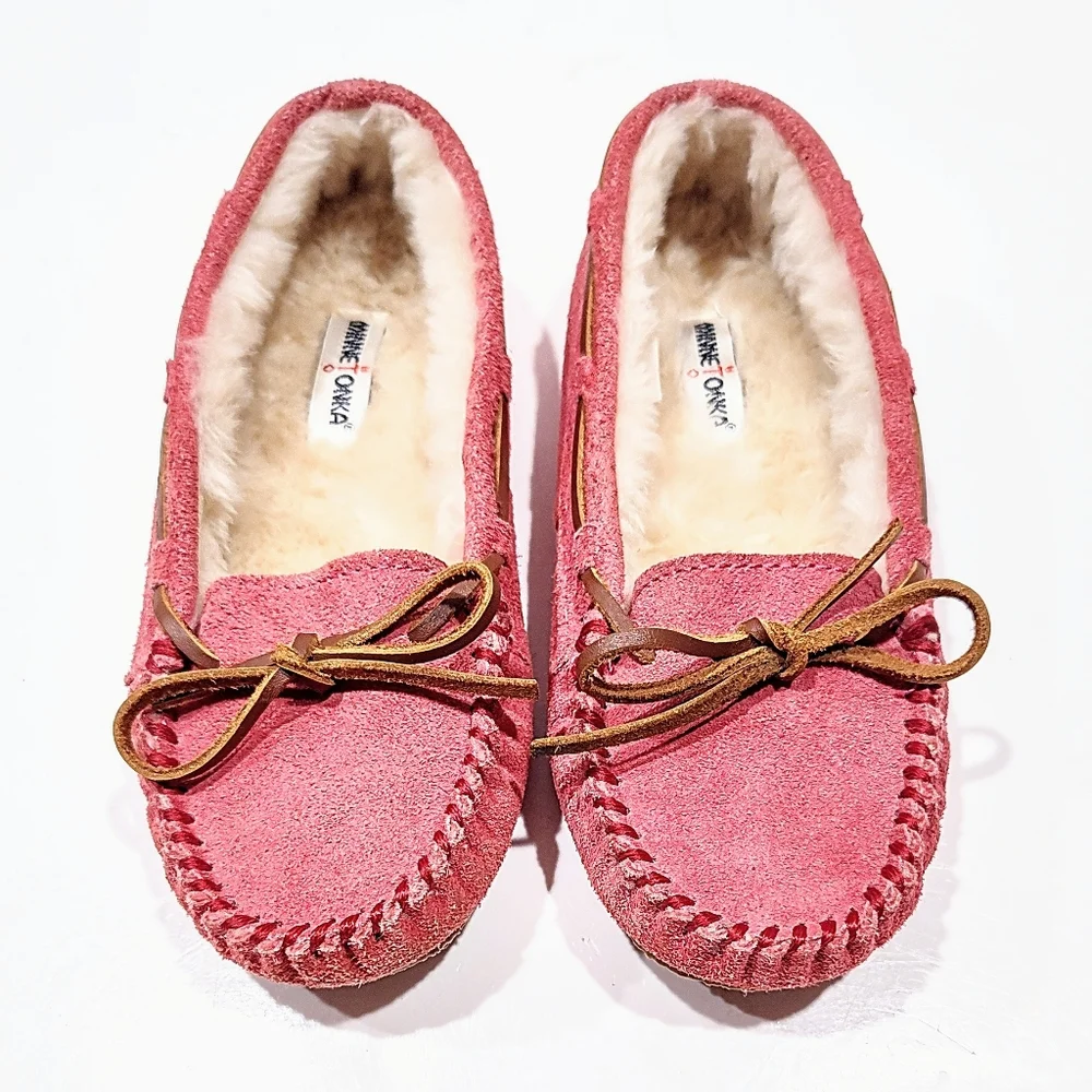 Minnetonka Cassie Pink Slippers Moccasins Girls Size 3 Suede Leather Slip Ons
